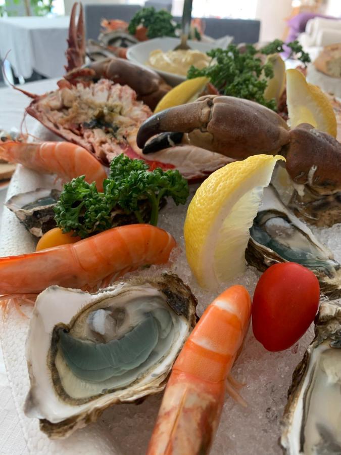 Hotel Restaurant De La Mer Гольф-Жуан Экстерьер фото