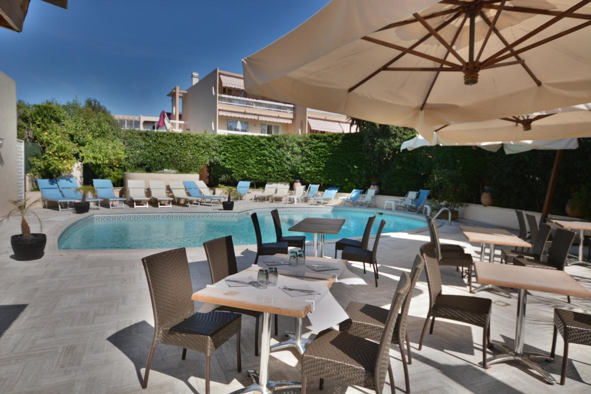 Hotel Restaurant De La Mer Гольф-Жуан Экстерьер фото